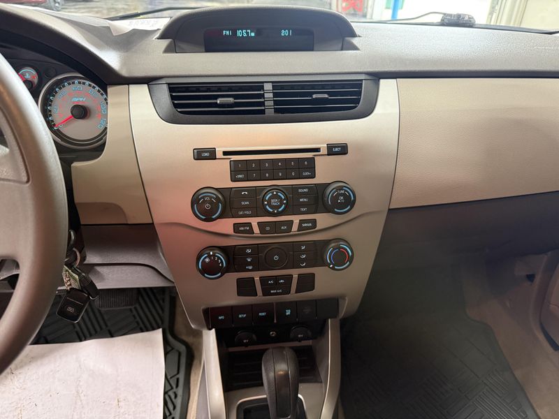 Used 2008 Ford Focus Image 22