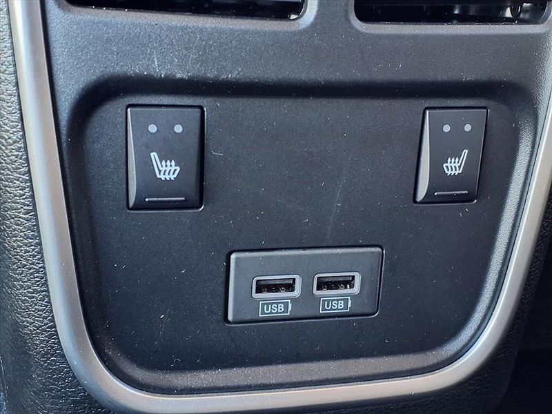 Used 2023 Chrysler 300 TouringImage 13