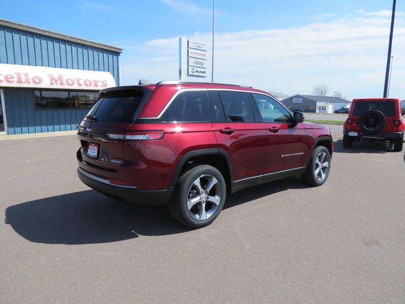 New 2026 Jeep Grand Cherokee Limited 4x4Image 4