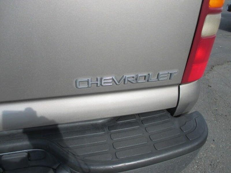 2003 Chevrolet Tahoe LTImage 8