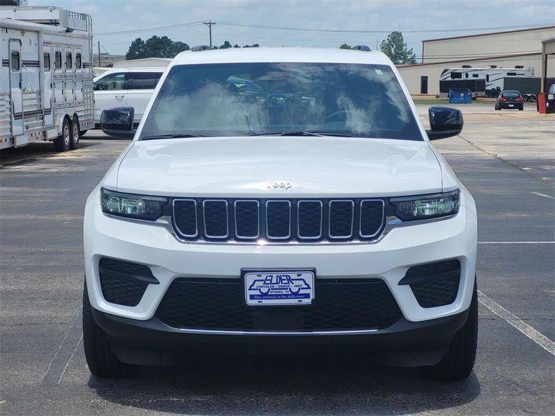 2024 Jeep Grand Cherokee LaredoImage 2