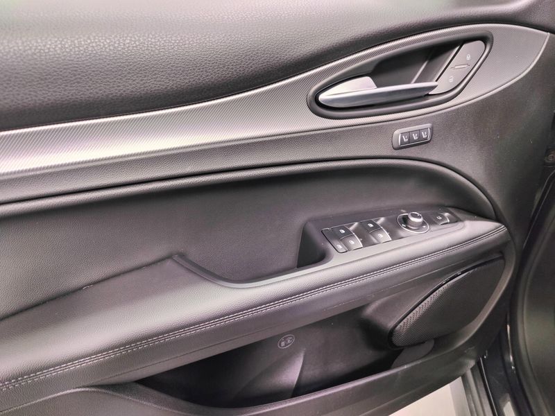 New 2025 Alfa Romeo Stelvio AwdImage 24