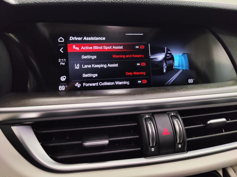 Used 2020 Alfa Romeo Stelvio Ti AWD w/Sunroof & NavImage 10