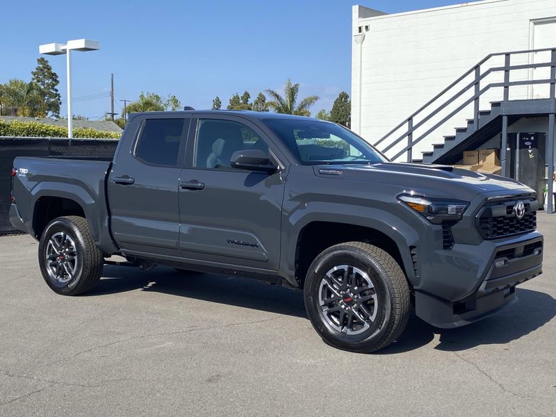 2025 Toyota Tacoma TRD Sport HybridImage 2