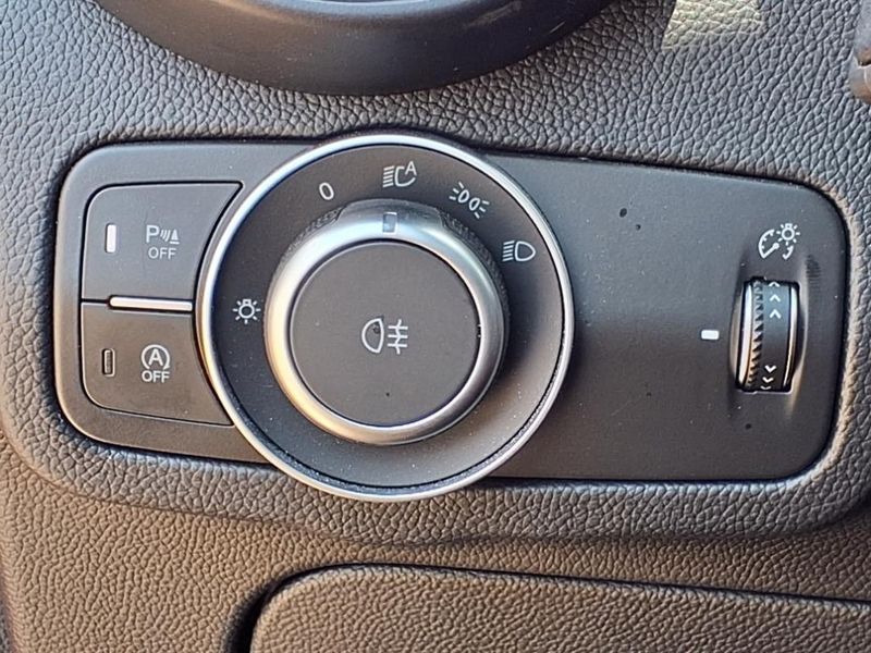 Used 2022 Alfa Romeo Stelvio VeloceImage 24