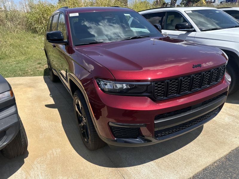 New 2025 Jeep Grand Cherokee L Limited 4x4Image 3