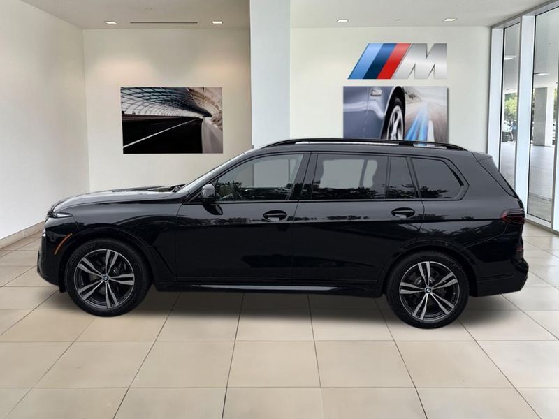 2026 BMW X7 xDrive40iImage 9