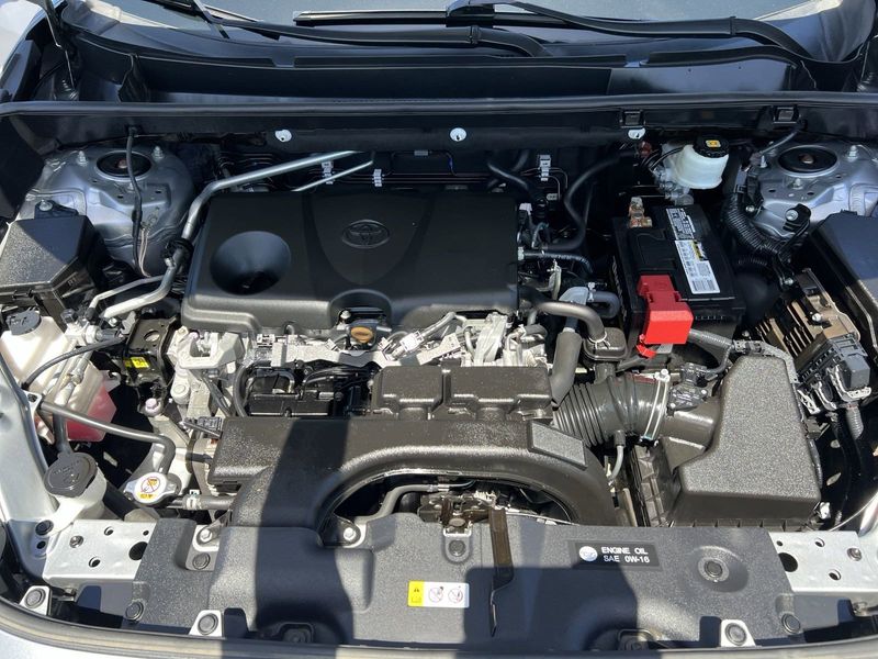 2019 Toyota RAV4 LEImage 25