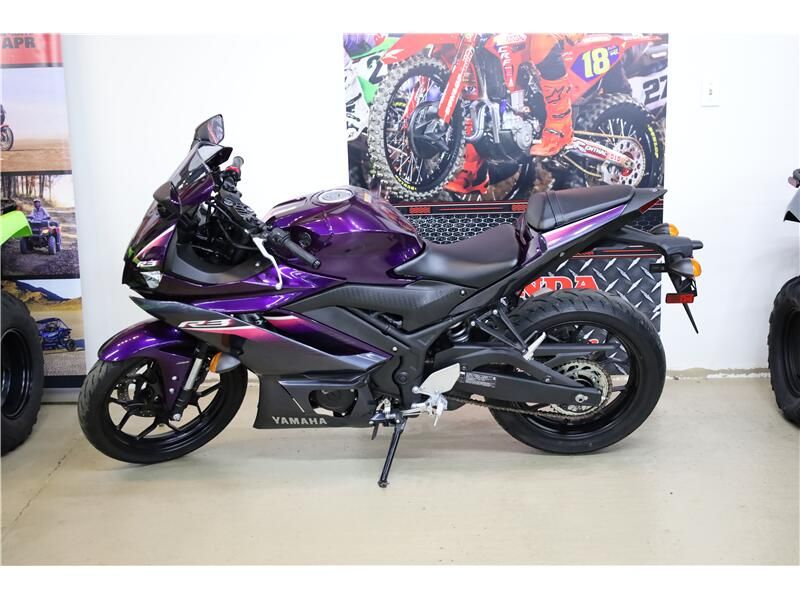 Used 2023 Yamaha YZF-R3 Image 3