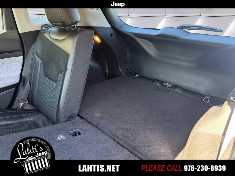 2022 Jeep Compass Latitude photo 12