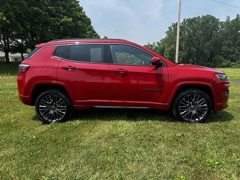 2022 Jeep Compass High Altitude photo 2
