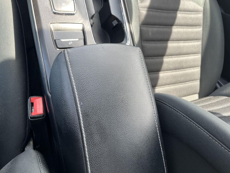 2018 Ford Fusion SEImage 17