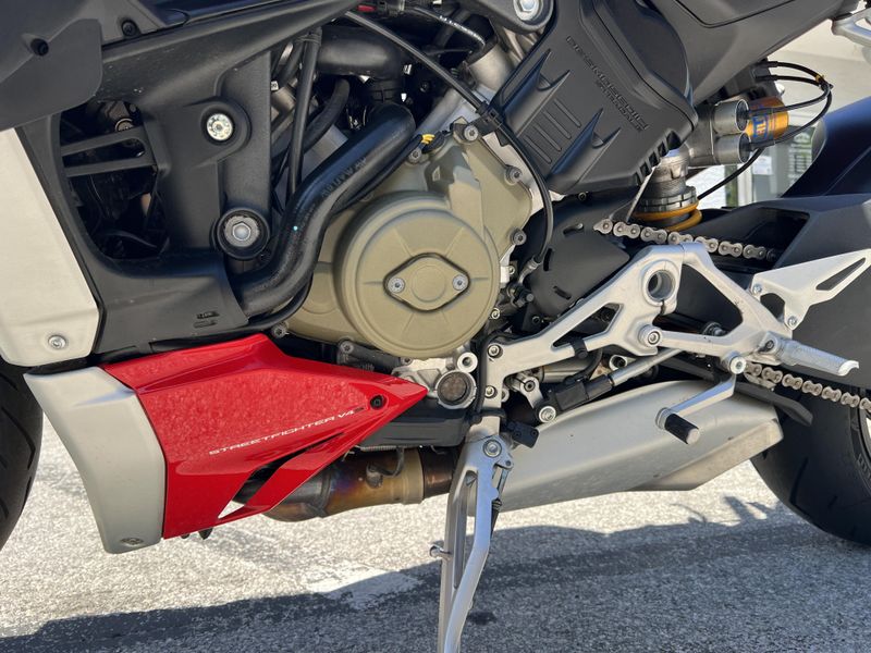 2022 Ducati Streetfighter V4 S 