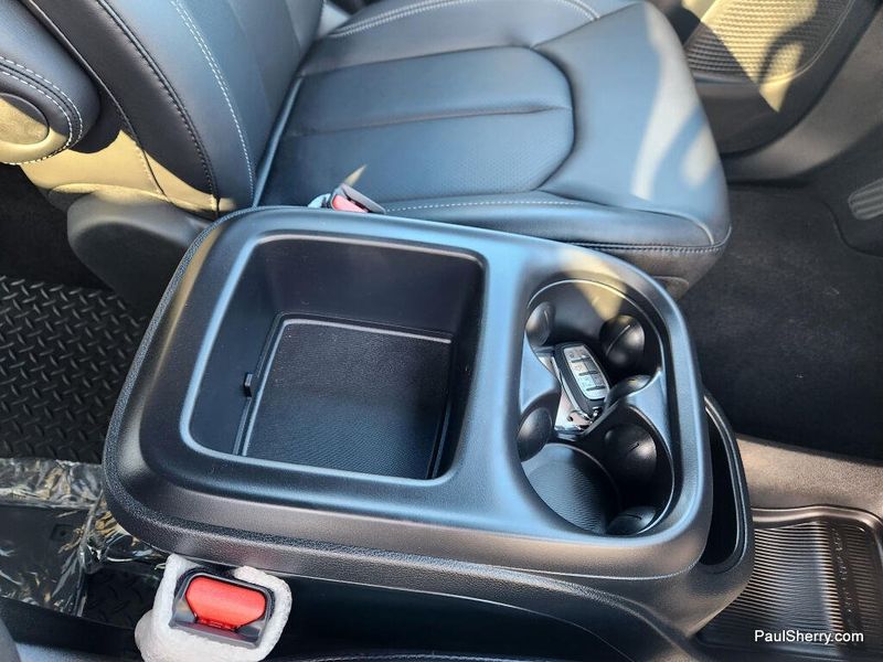 New 2026 Chrysler Voyager LX