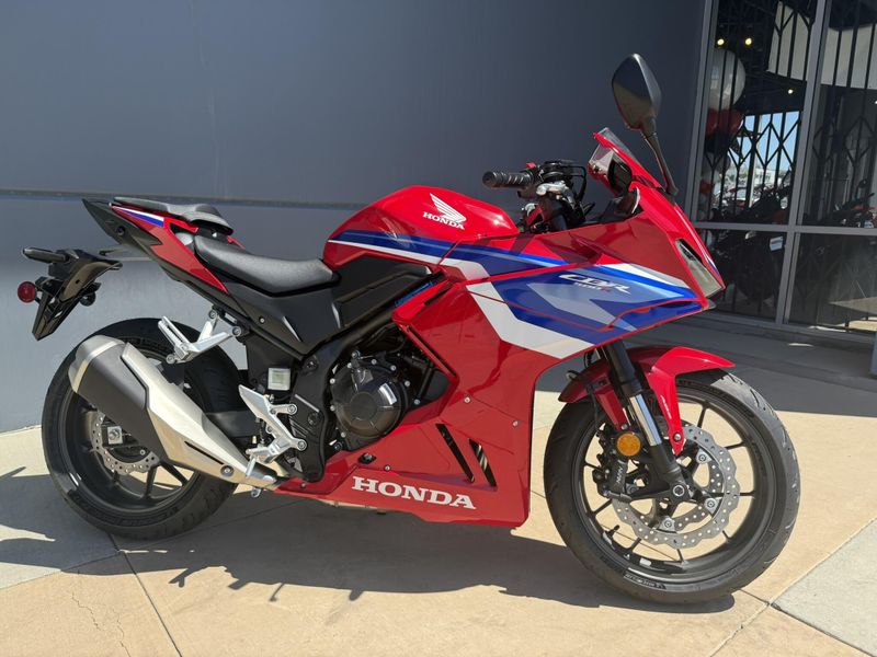 2025 Honda CBR500R Image 6