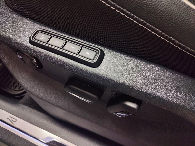 Used 2024 Volkswagen Tiguan AWD SEL R-Line w/Sunroof/NavImage 20