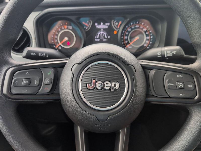 2025 Jeep Gladiator Nighthawk 4x4Image 17