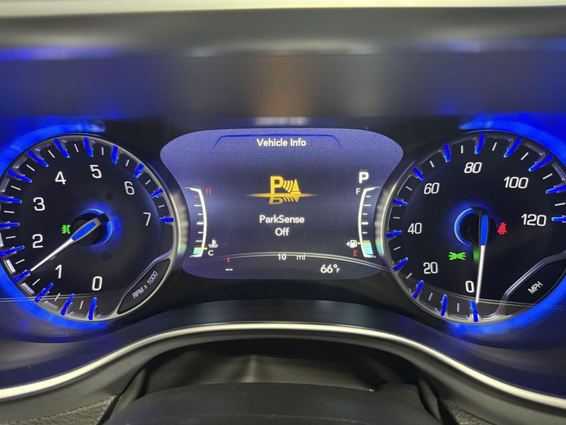 New 2026 Chrysler Pacifica LimitedImage 34