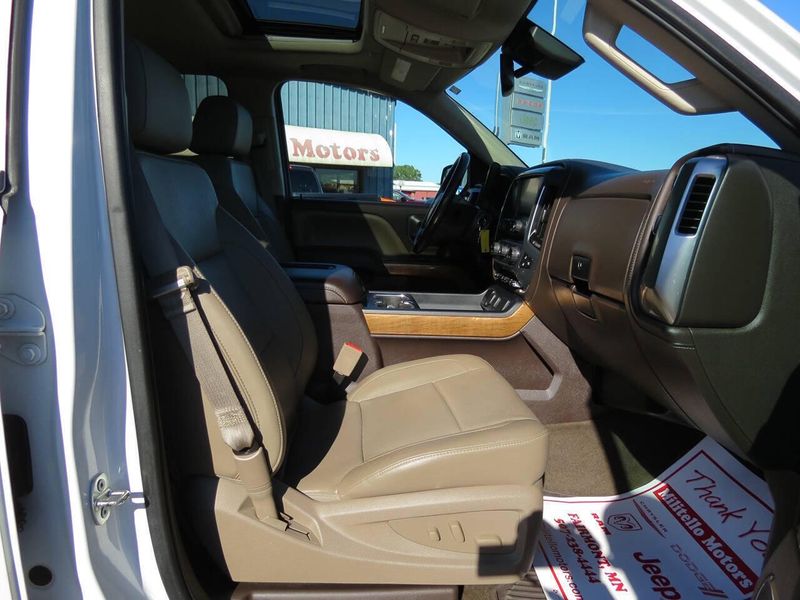 Used 2016 Chevrolet Silverado 1500 LTZ 4x4 4dr Crew Cab 5.8 ft. SBImage 26