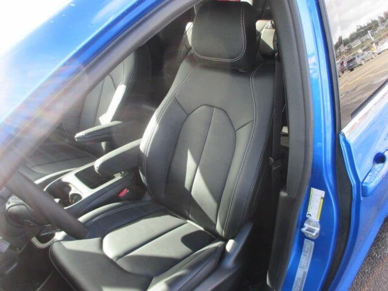 New 2026 Chrysler Pacifica SelectImage 14