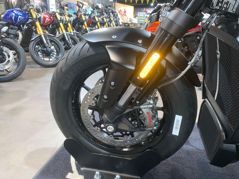 New 2025 Triumph ROCKET 3 GT EVEL KNIEVEL EDITION Image 18