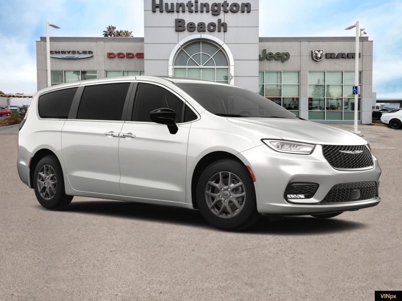 2024 Chrysler Pacifica Touring LImage 11