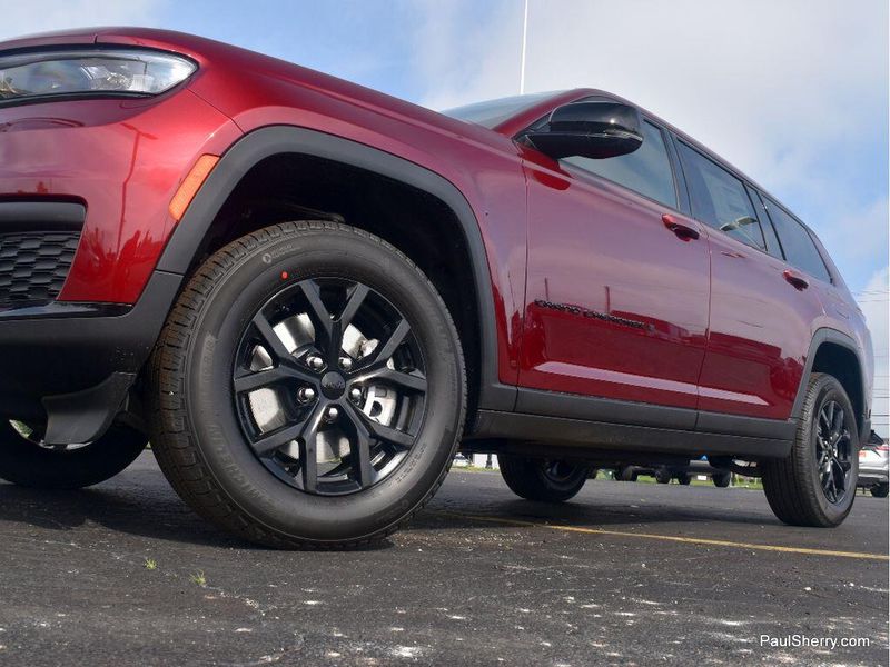 2025 Jeep Grand Cherokee L Altitude X 4x4Image 9