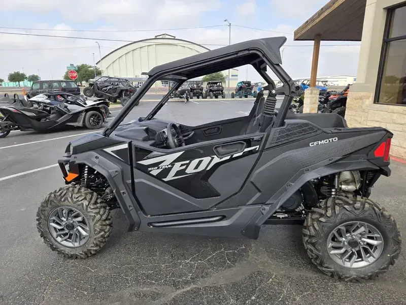 2025 CFMOTO ZFORCE 950 TRAIL NEBULA BLACK Image 2