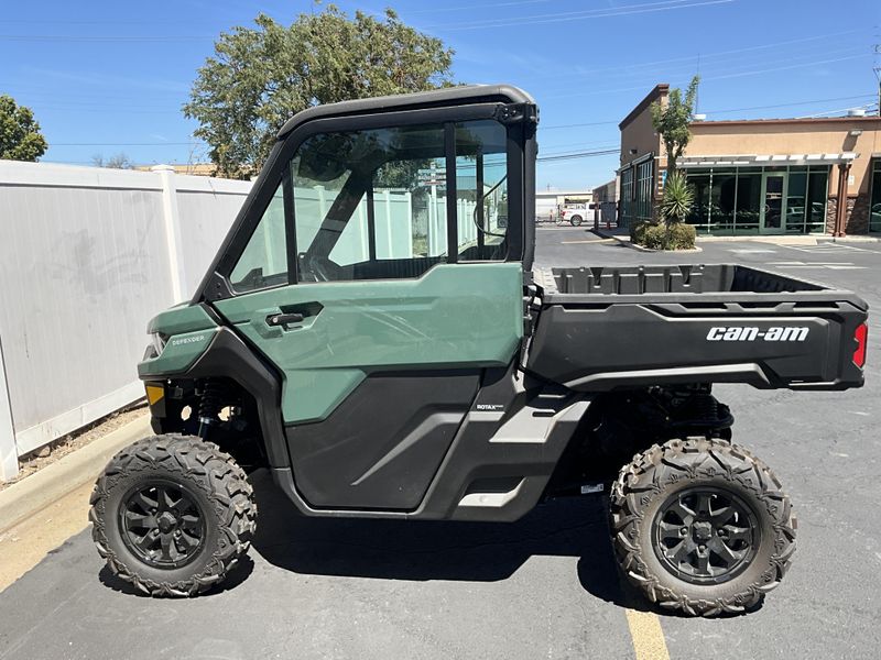 New 2026 Can-Am DEFENDER DPS CAB 65 HD9 Image 8