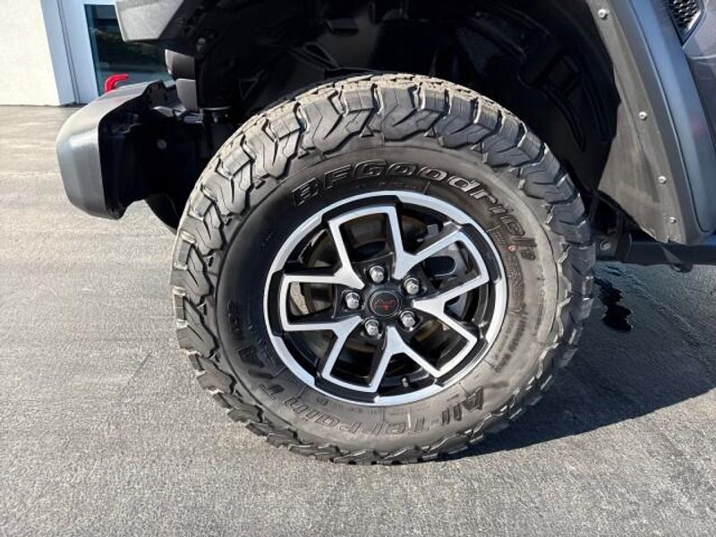 2024 Jeep Wrangler Rubicon photo 22