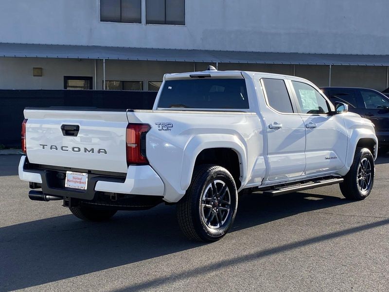 2025 Toyota Tacoma TRD SportImage 3