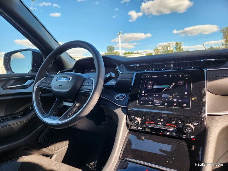 New 2025 Jeep Grand Cherokee Altitude X 4x4