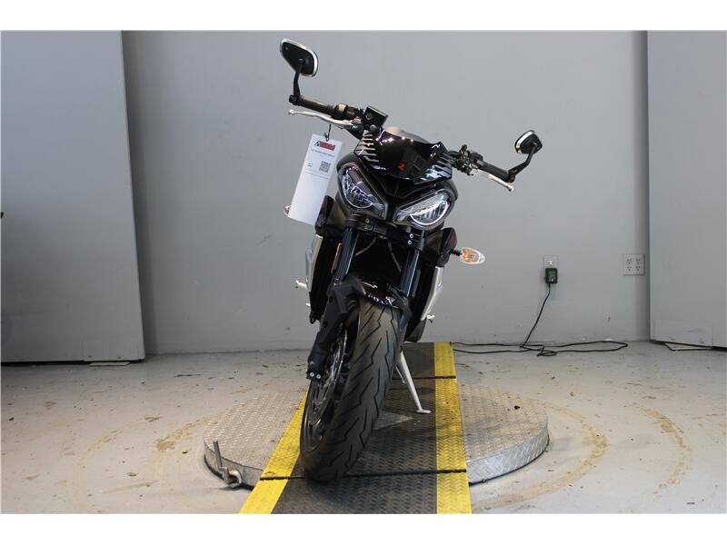 Used 2022 Triumph STREET TRIPLE R Image 2