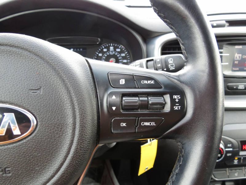 Used 2016 Kia Sorento EX V6 AWD 4dr SUVImage 18