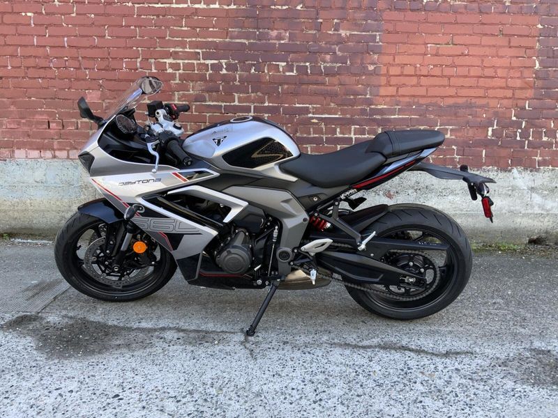 2026 Triumph DAYTONA 660