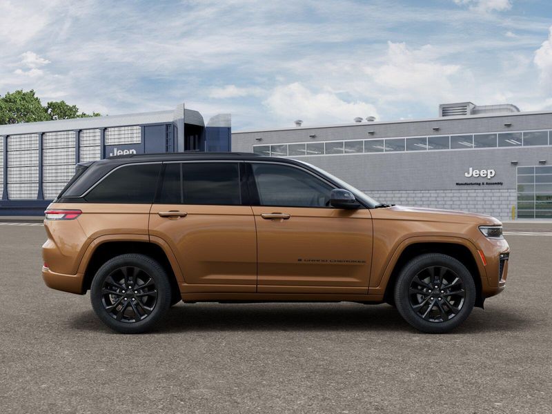 New 2026 Jeep Grand Cherokee Limited Reserve 4x4Image 21