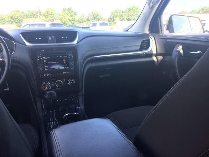 2017 Chevrolet Traverse LTImage 14