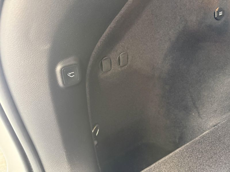 Used 2022 Jeep Cherokee LimitedImage 6