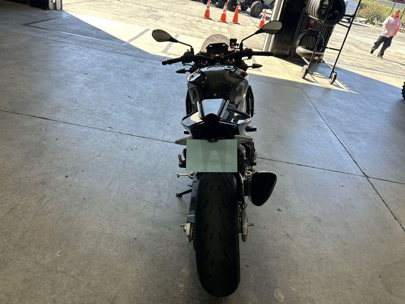 Used 2024 Aprilia TUONO V4 FACTORY 1100 Image 15