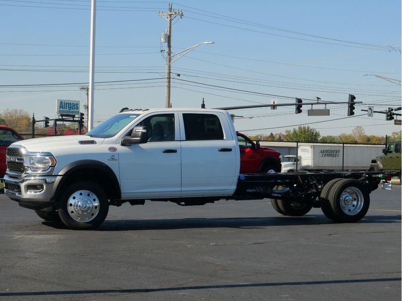 2024 RAM 5500 Tradesman Chassis Crew Cab 4x4 84