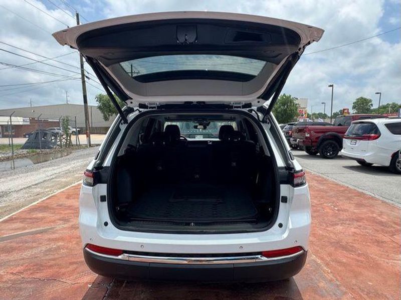 Used 2022 Jeep Grand Cherokee LimitedImage 7