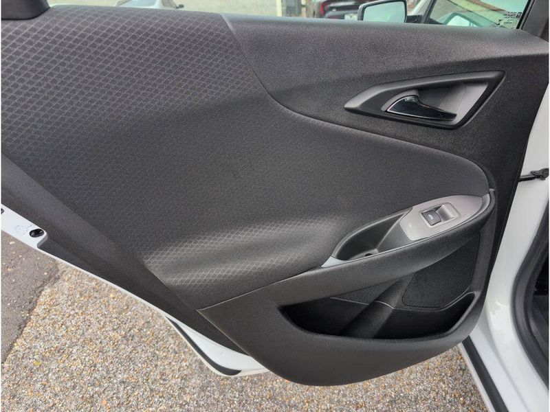 Used 2024 Chevrolet Malibu LTImage 31