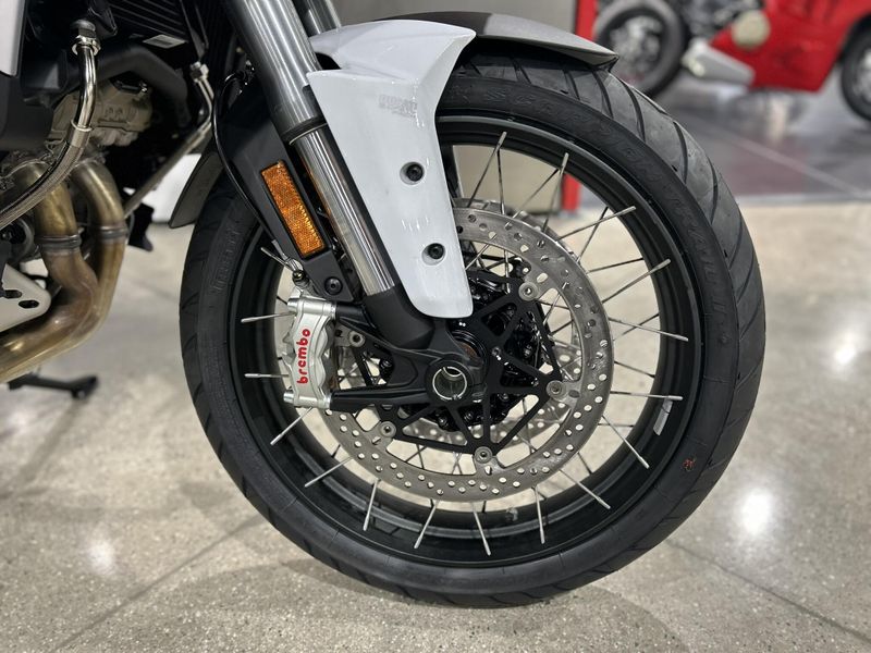 2024 Ducati MULTISTRADA V4 S TRAVEL & RADAR SPOKED WHEELS - DEMO Image 16