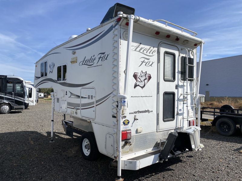 Used 2012 ARCTIC FOX 990 Image 5