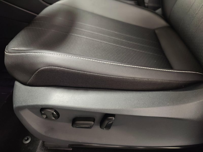 Used 2022 Volkswagen Tiguan SE 4-Motion AWDImage 11