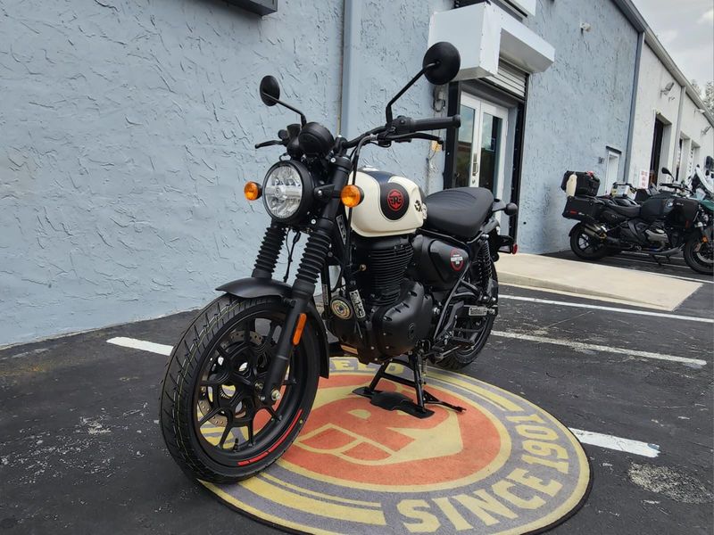 New 2026 Royal Enfield HUNTER 350 Image 3