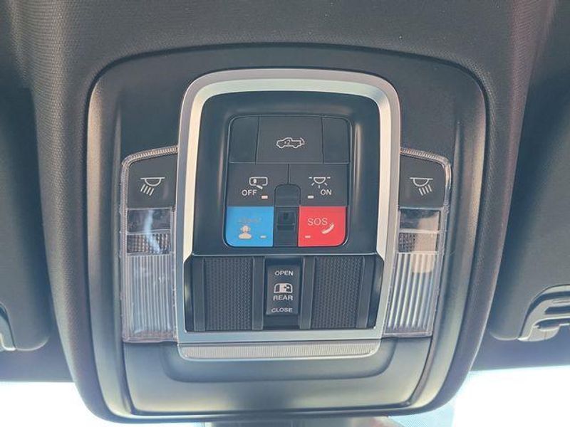 New 2026 RAM 1500 Laramie Crew Cab 4x4 5'7' Box