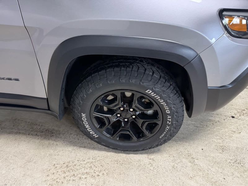 2021 Jeep Cherokee Trailhawk photo 6