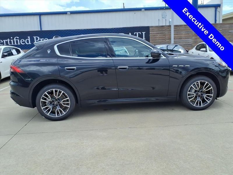 New 2025 Maserati Grecale Image 5