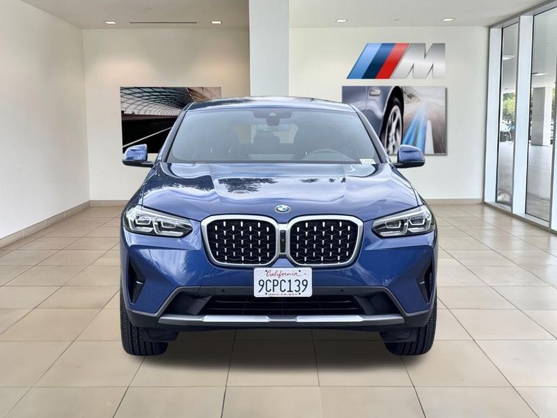 2022 BMW X4 xDrive30iImage 4
